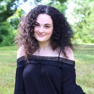 Meet your Posher, Olivia